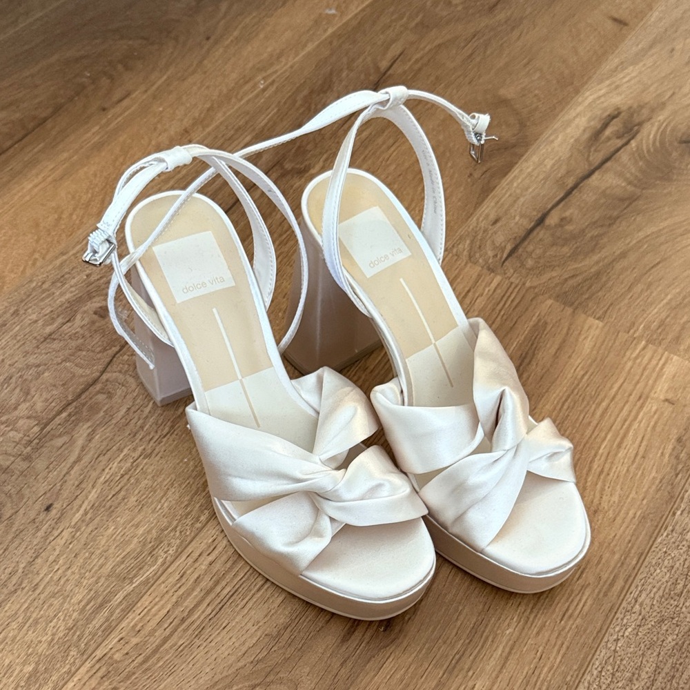 Dolce Vita Parlo Heels Ivory Satin